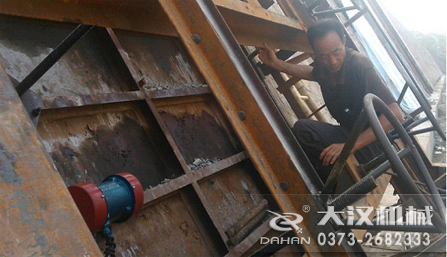 1.5kw倉(cāng)壁振動(dòng)器安裝 1.5kw倉(cāng)壁振動(dòng)器安裝